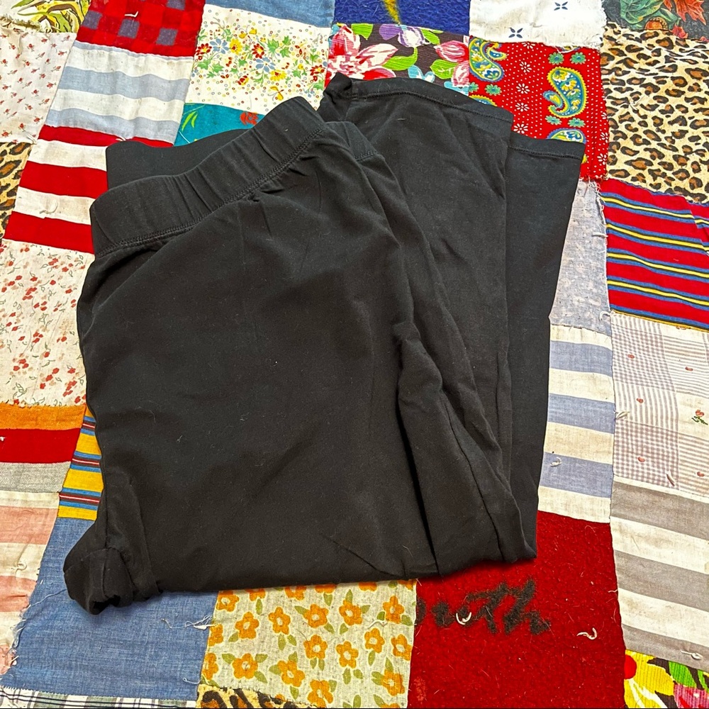 Reitman’s Jet Black Pull On Capris